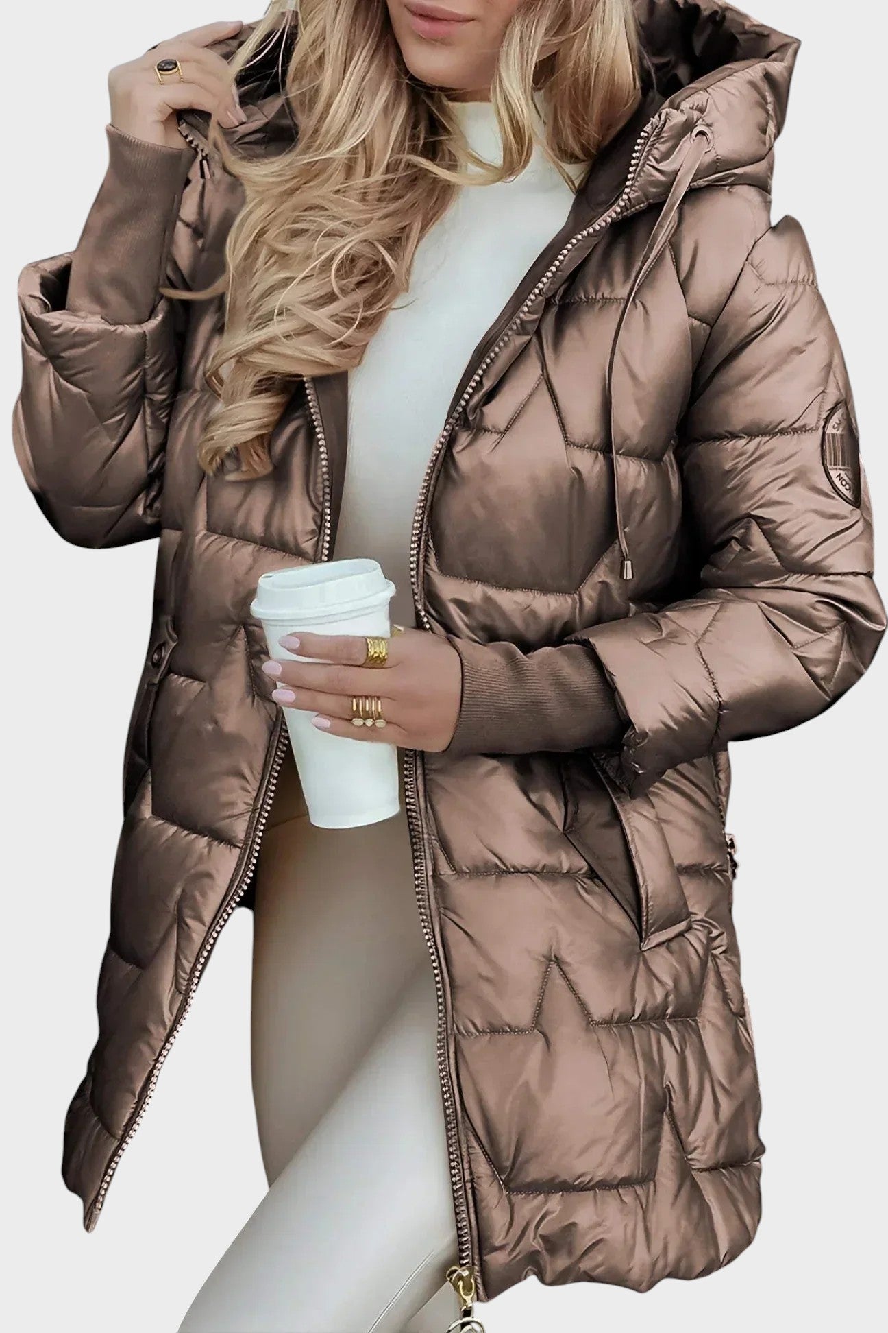 Габриела - Елегантно зимно палто с качулка и подплата